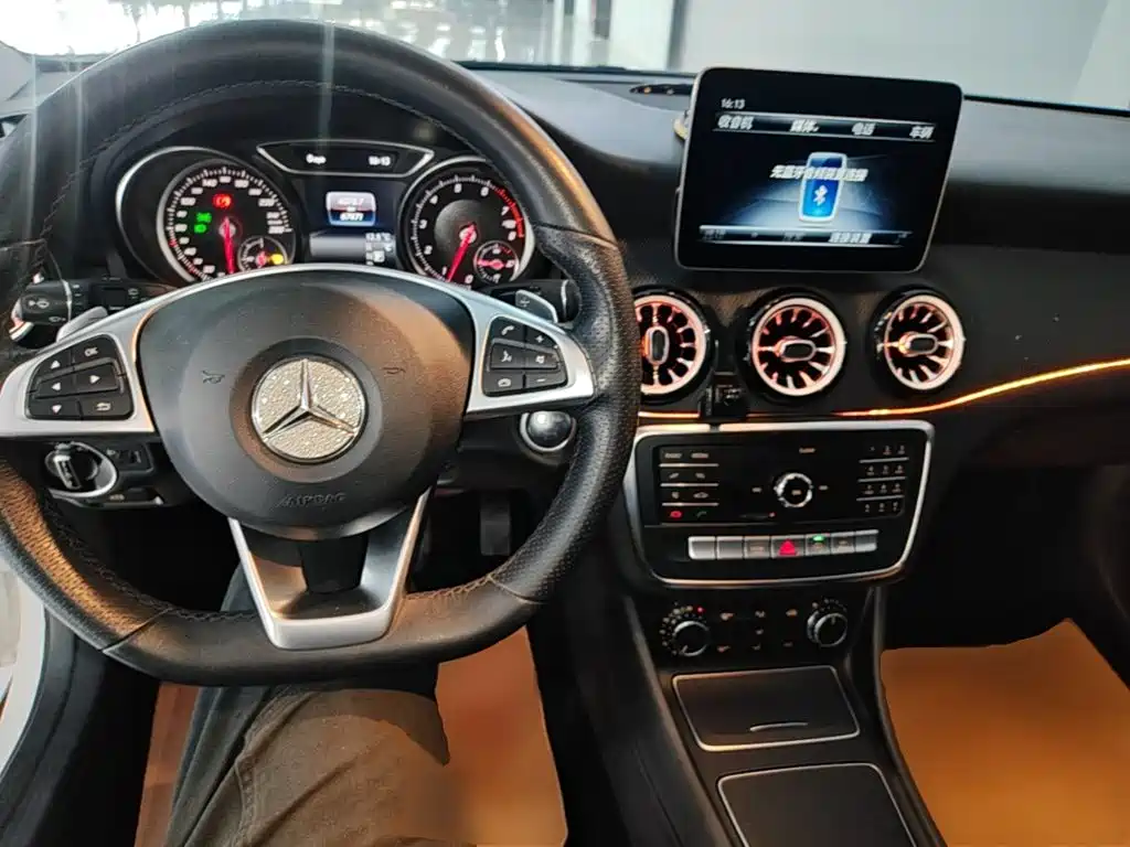 Mercedes-Benz GLA — фото 9