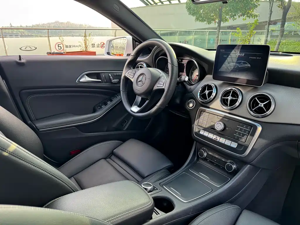 Mercedes-Benz CLA (Import) — фото 30