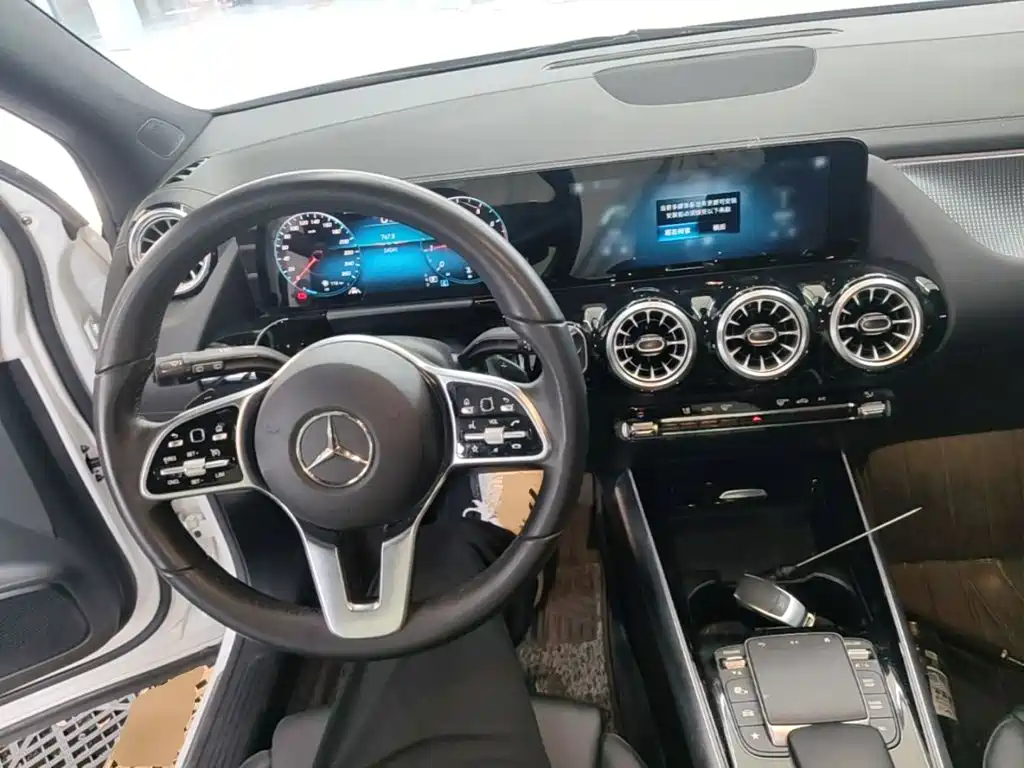 Mercedes-Benz GLA — фото 9