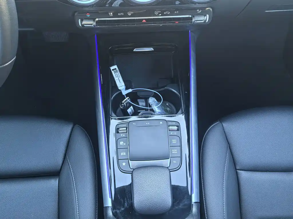 Mercedes-Benz GLA — фото 24