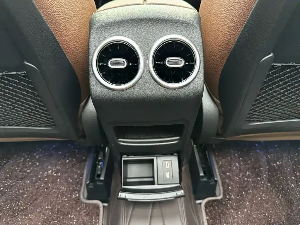 Mercedes-Benz GLB — фото 14