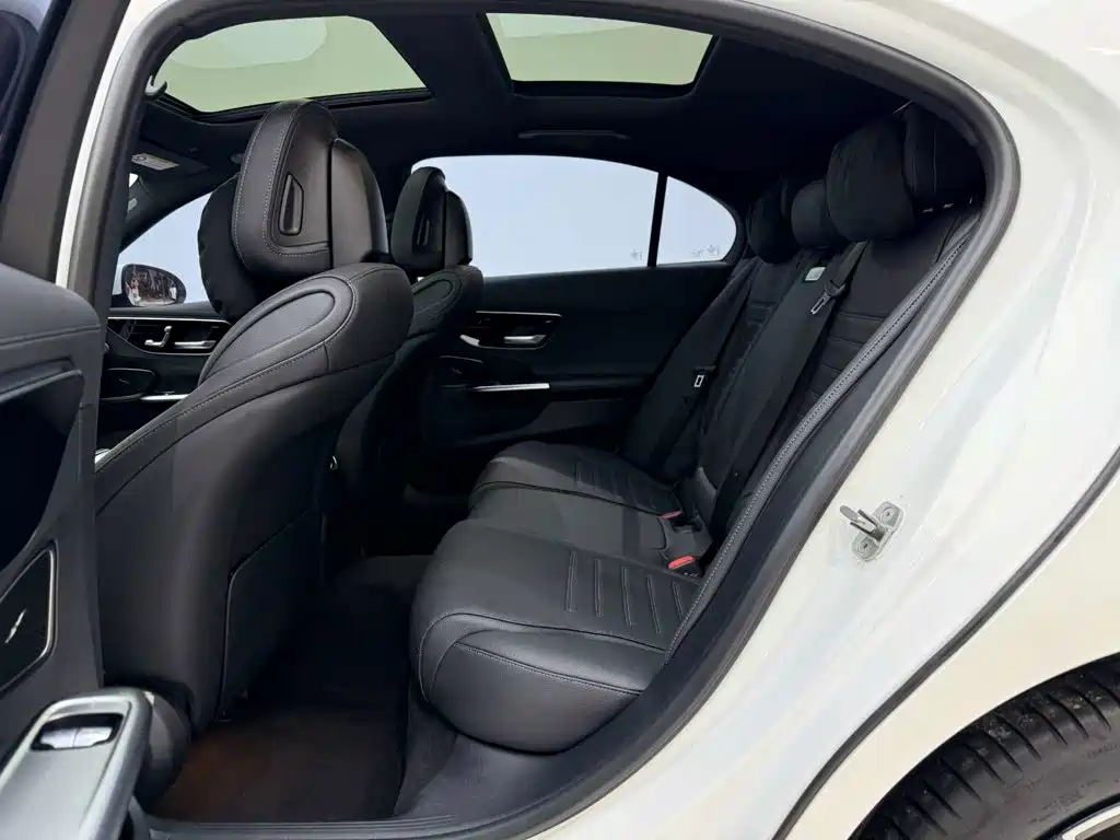 Mercedes-Benz C-Class — фото 17