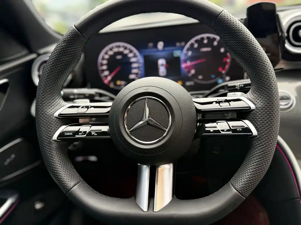 Mercedes-Benz C-Class — фото 15