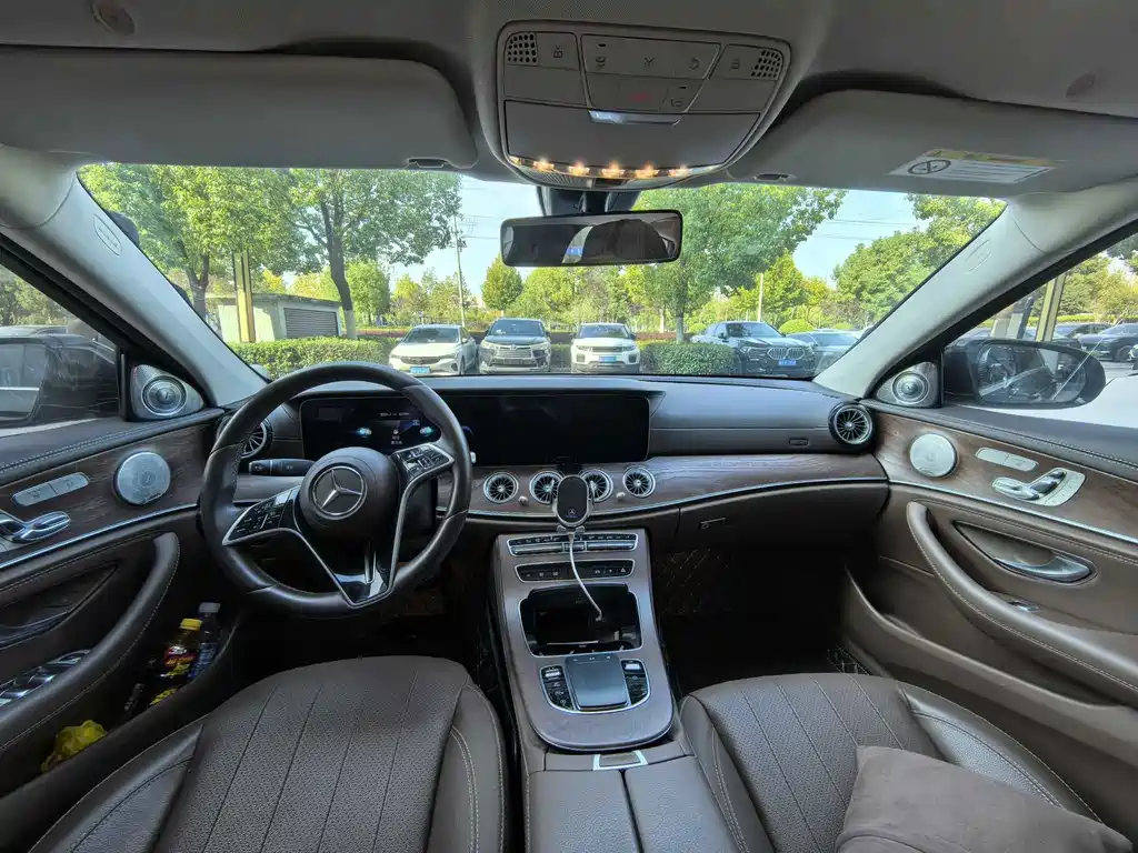 Mercedes-Benz E-Class — фото 5