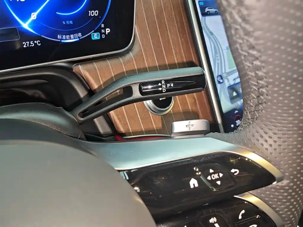 Mercedes-Benz EQE SUV — фото 13