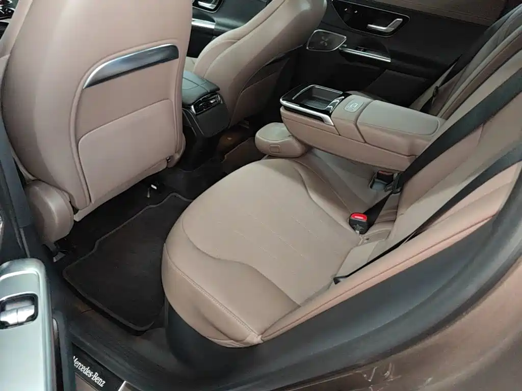 Mercedes-Benz EQE SUV — фото 16