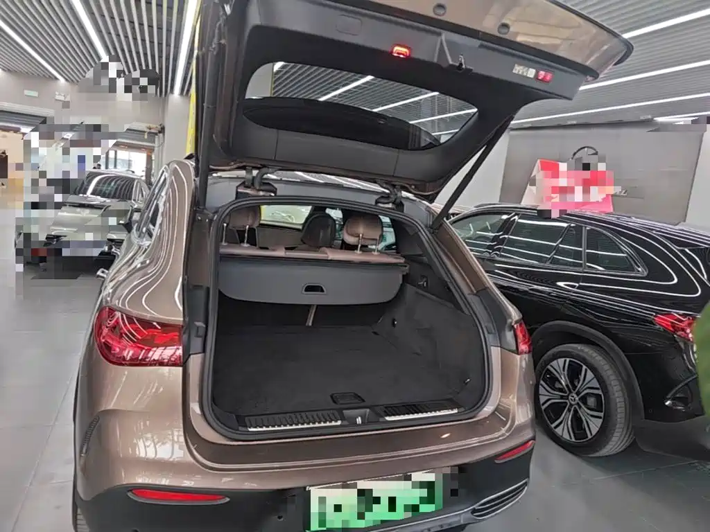 Mercedes-Benz EQE SUV — фото 18
