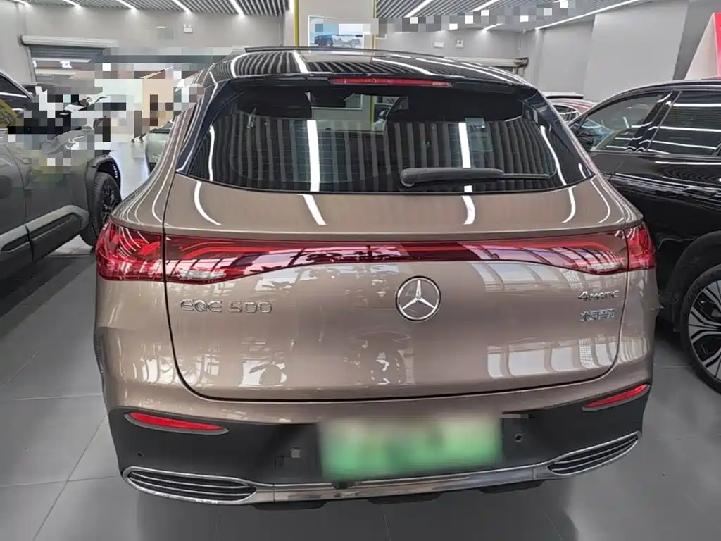 Mercedes-Benz EQE SUV — фото 5