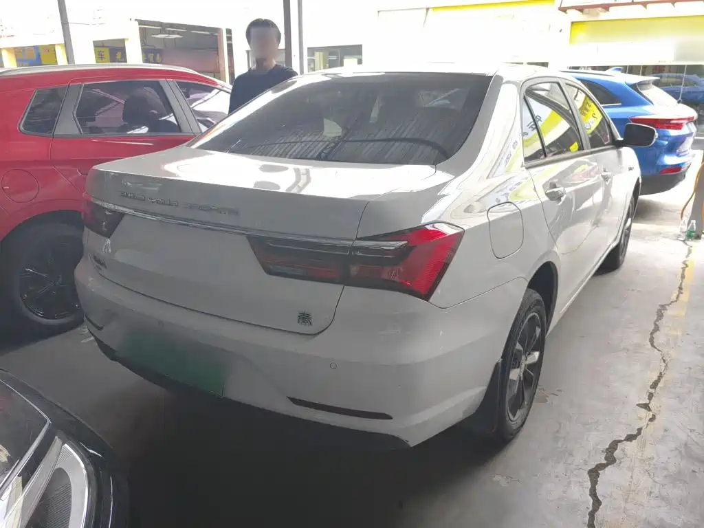 BYD Qin NEV — фото 7