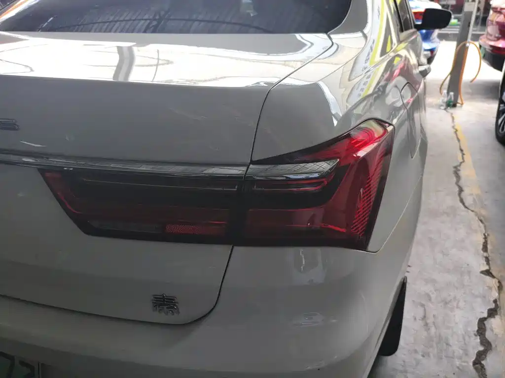 BYD Qin NEV — фото 8