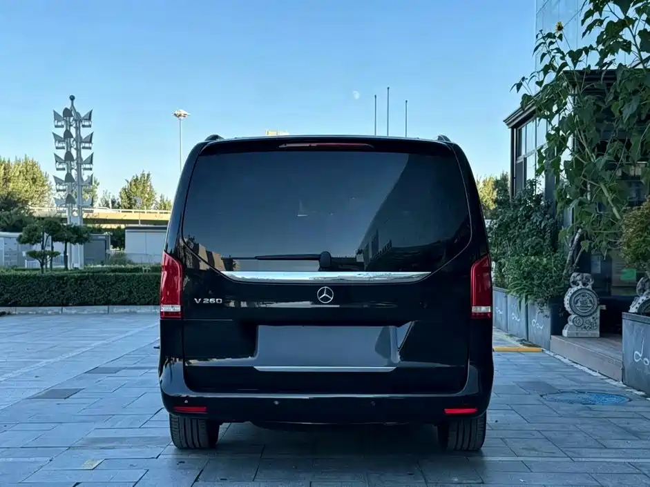 Mercedes-Benz V-Class — фото 10
