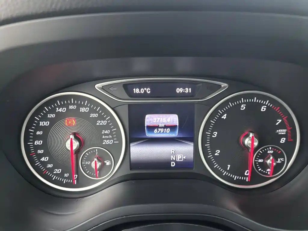 Mercedes-Benz B-Class — фото 11