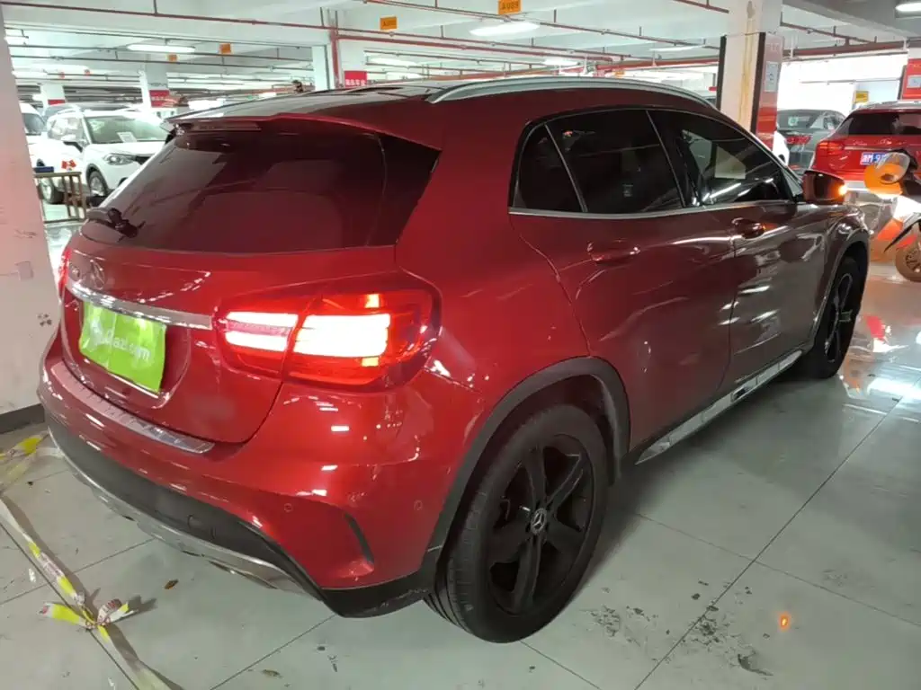 Mercedes-Benz GLA — фото 6