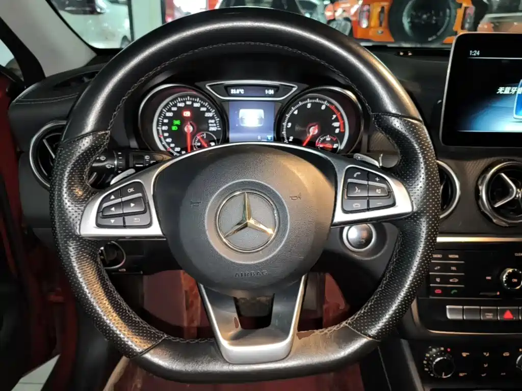 Mercedes-Benz GLA — фото 10