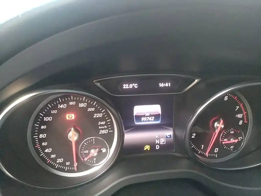 Mercedes-Benz CLA (Import) — фото 11