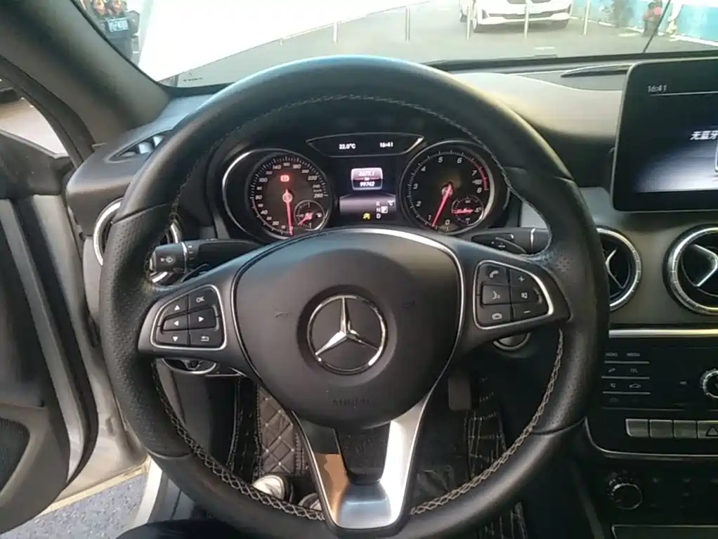 Mercedes-Benz CLA (Import) — фото 10