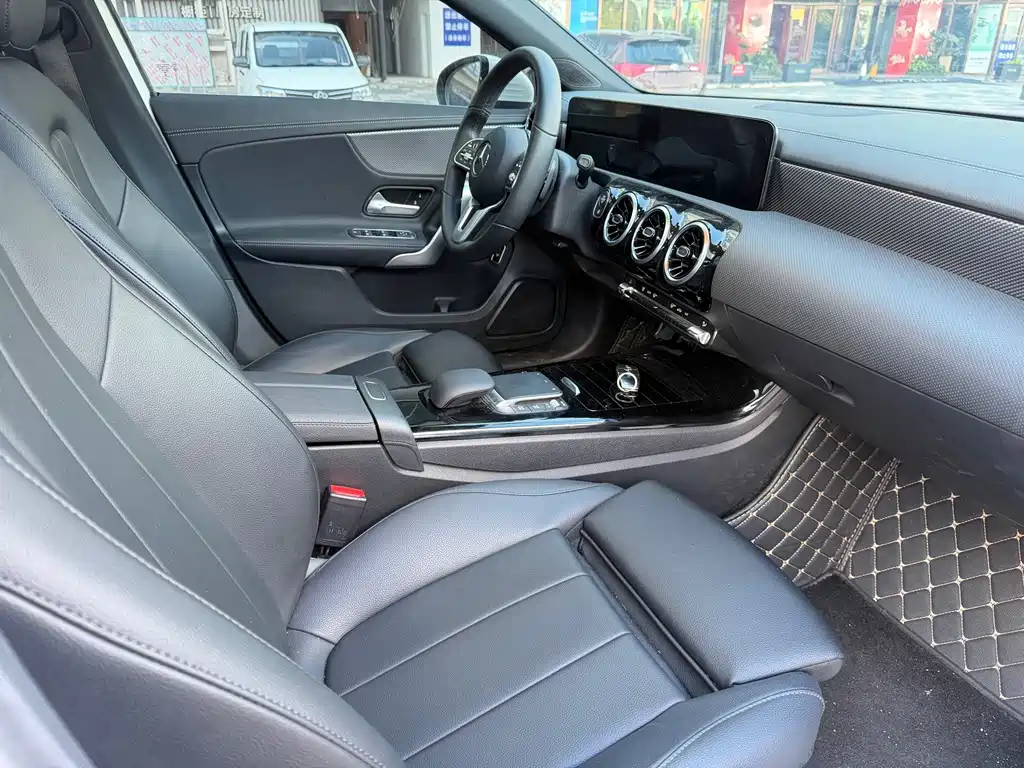 Mercedes-Benz A-Class — фото 10