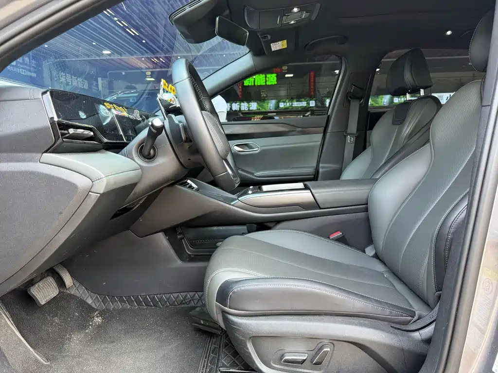 BYD Qin L — фото 4