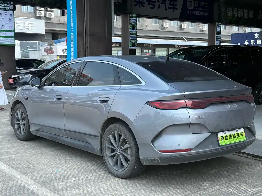 BYD Qin L — фото 10