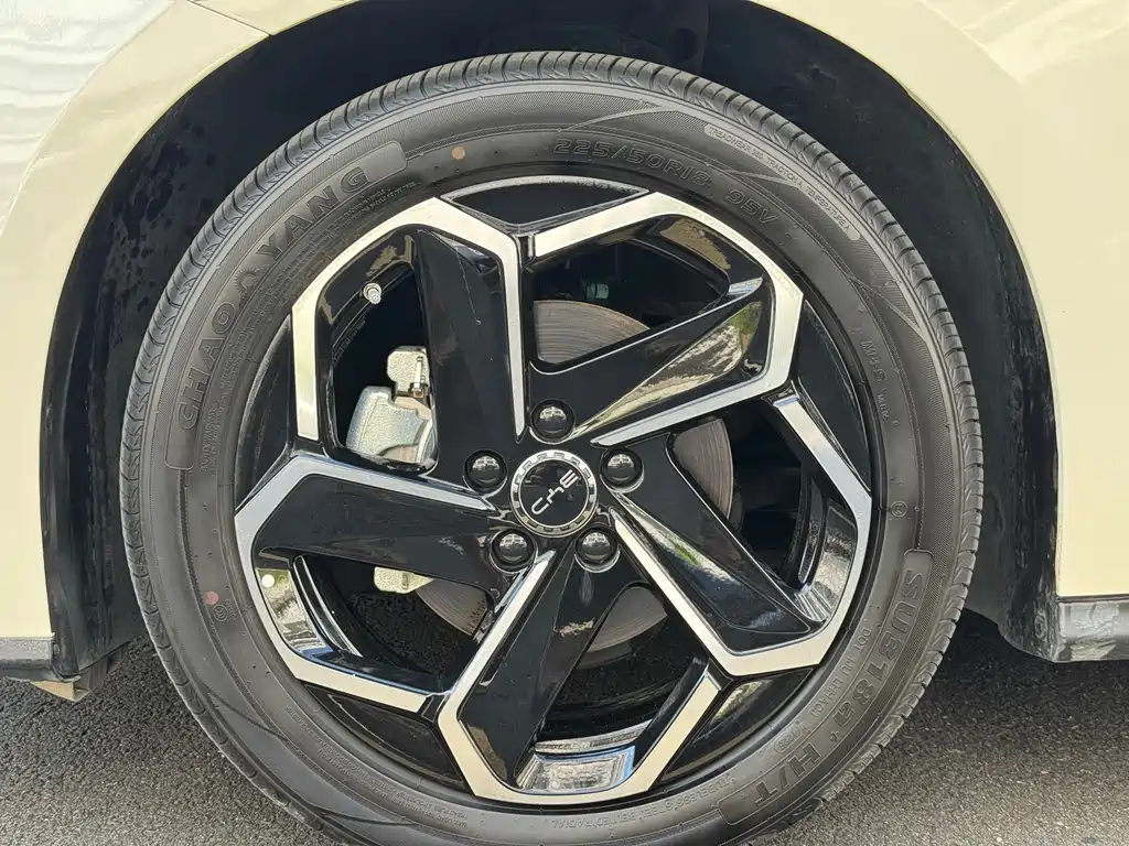 BYD Seal 06 DM-i Touring — фото 9