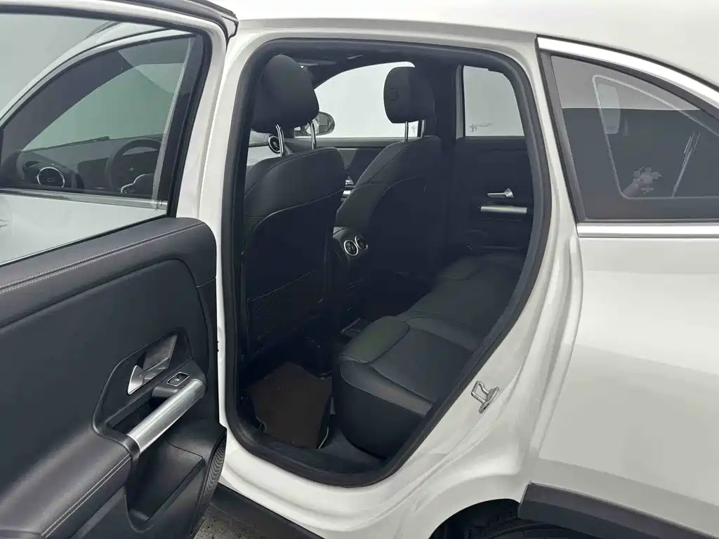 Mercedes-Benz GLA — фото 13