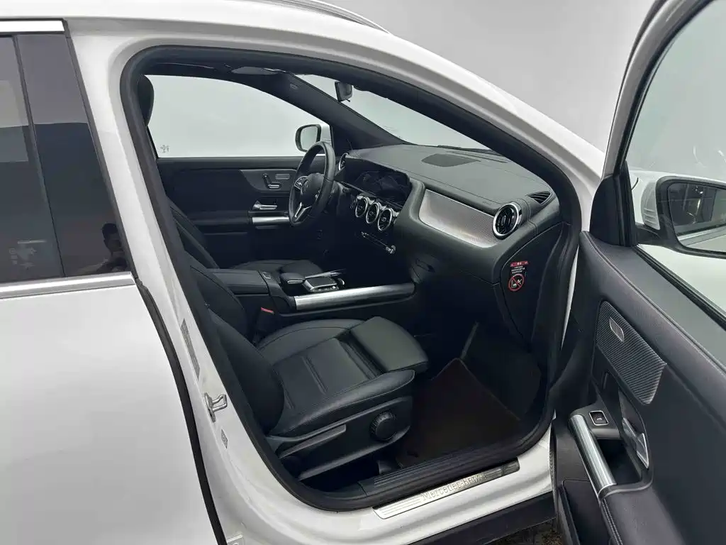 Mercedes-Benz GLA — фото 7