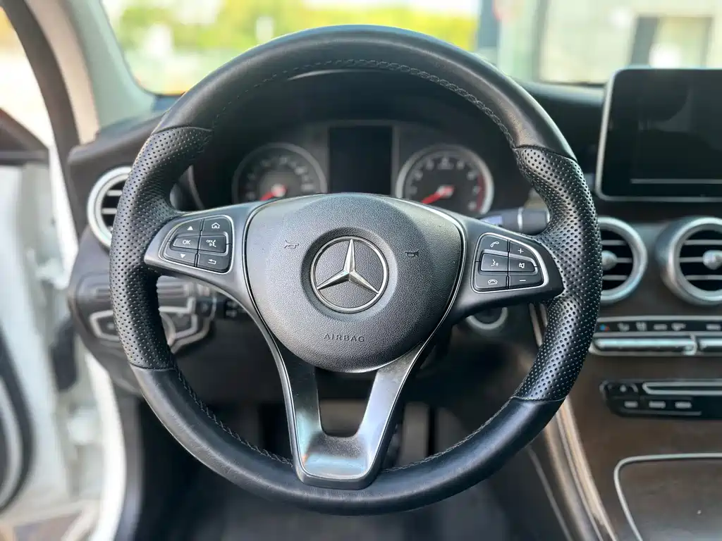 Mercedes-Benz GLC — фото 9