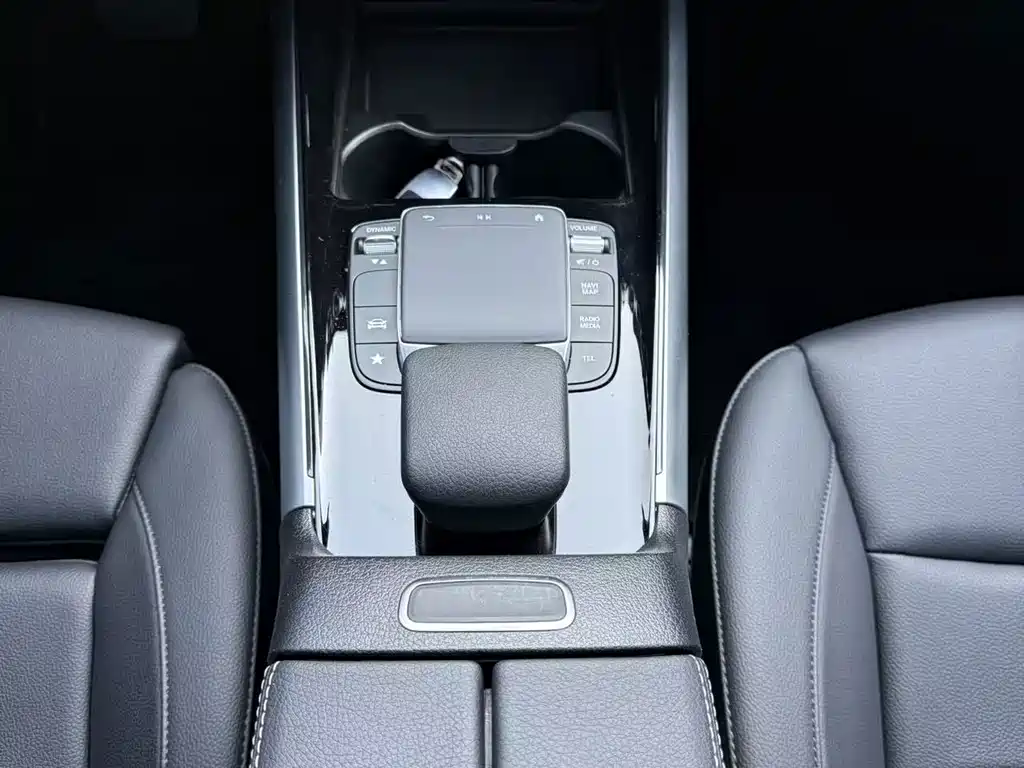 Mercedes-Benz GLA — фото 11