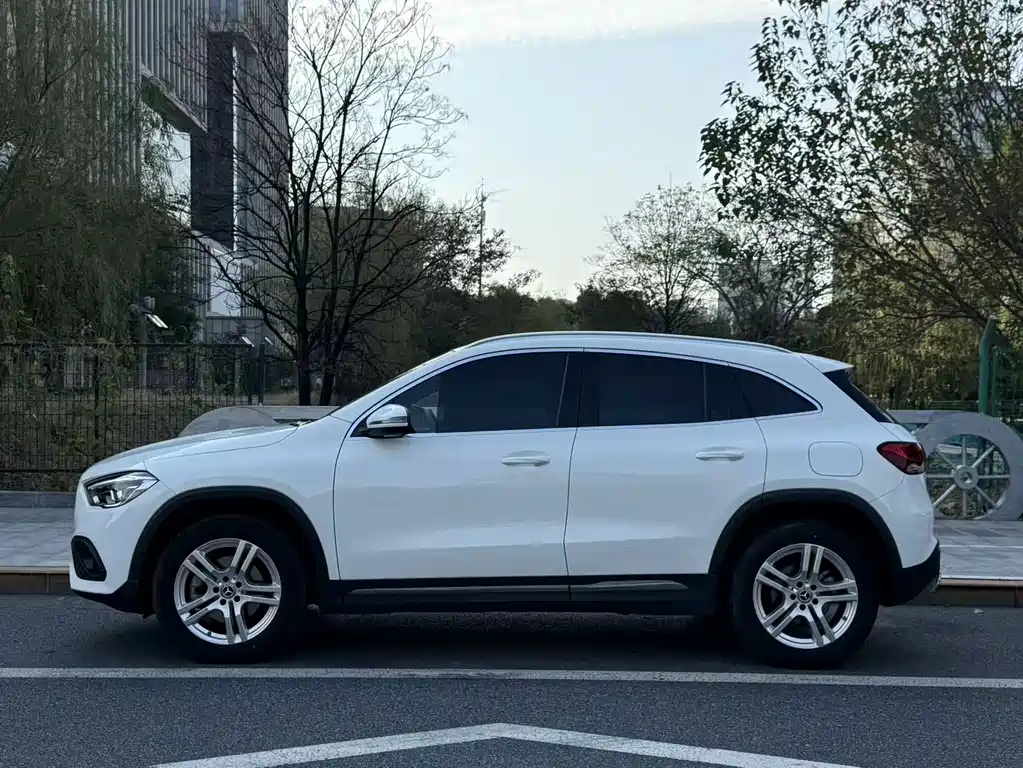 Mercedes-Benz GLA — фото 3