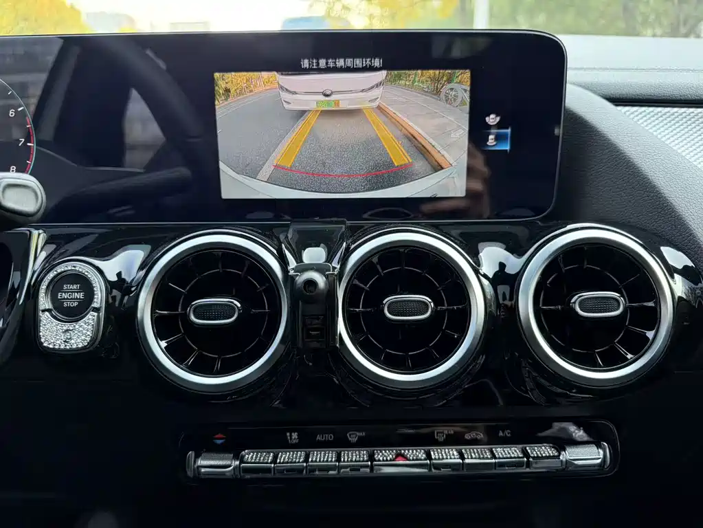 Mercedes-Benz GLA — фото 8