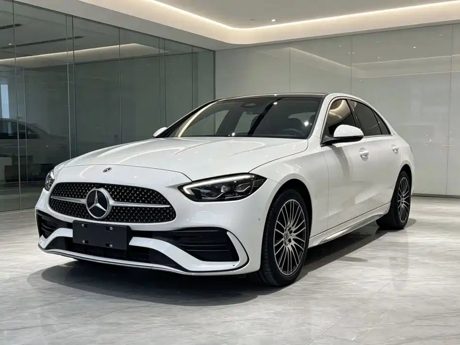 Mercedes-Benz C-Class — фото 1