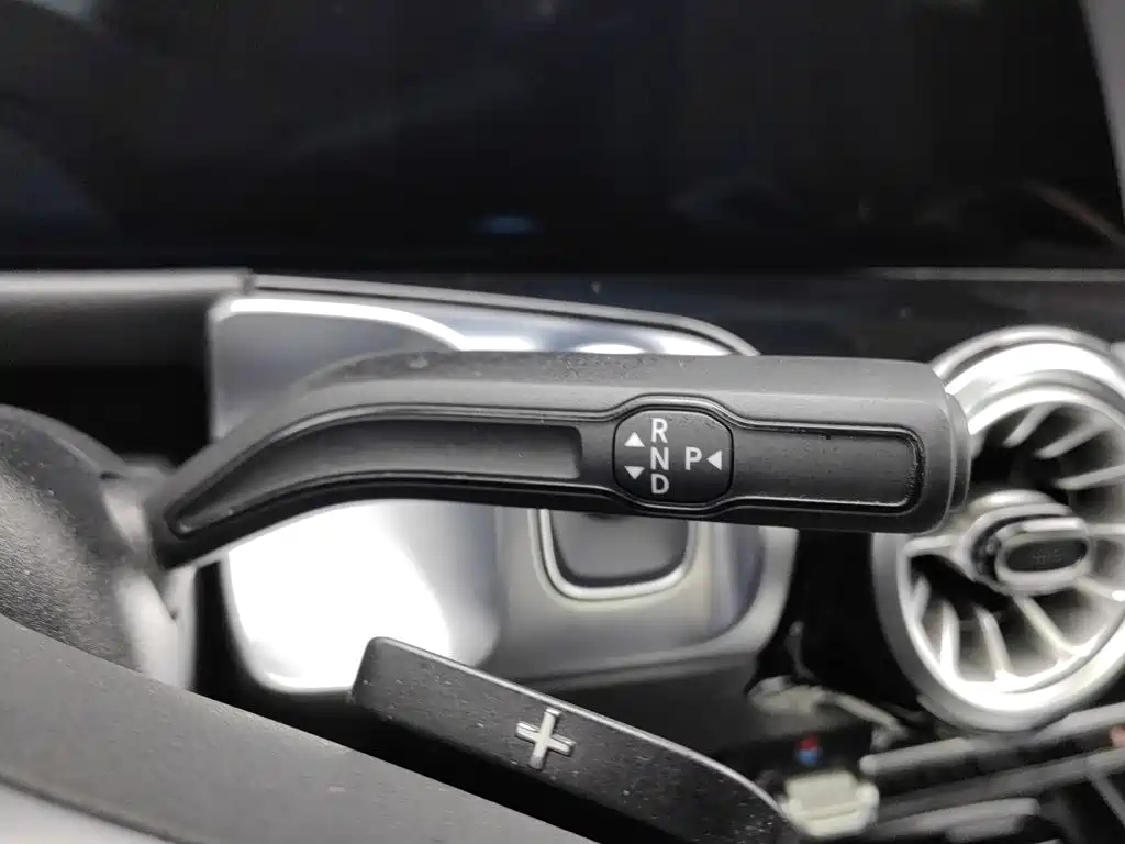 Mercedes-Benz EQB — фото 13