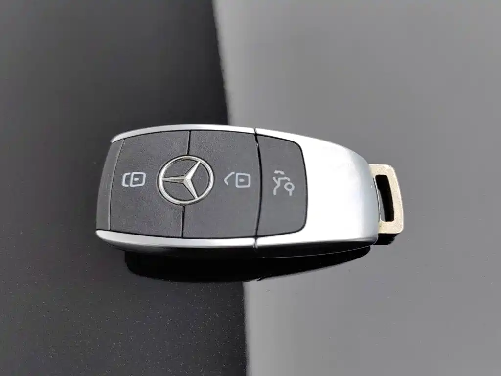 Mercedes-Benz EQB — фото 19