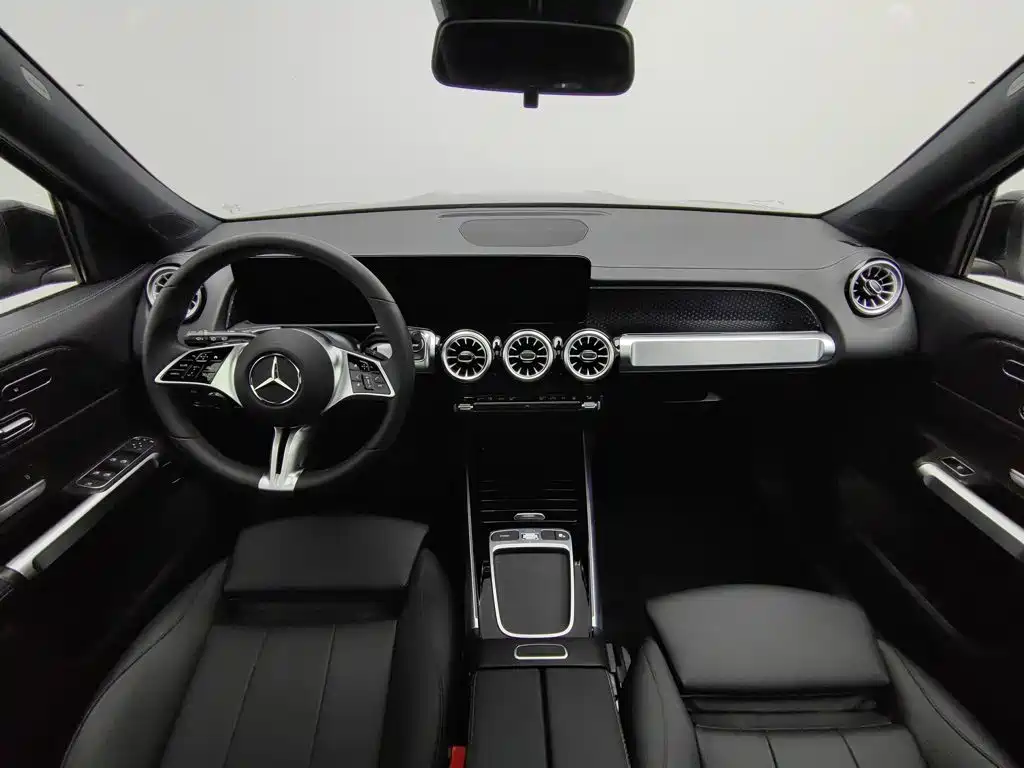 Mercedes-Benz EQB — фото 5