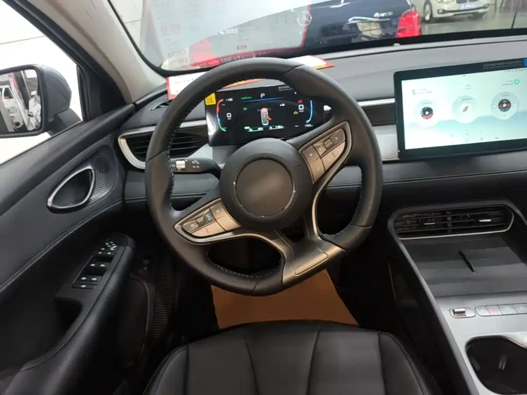 BYD Seal 05 DM-i — фото 11