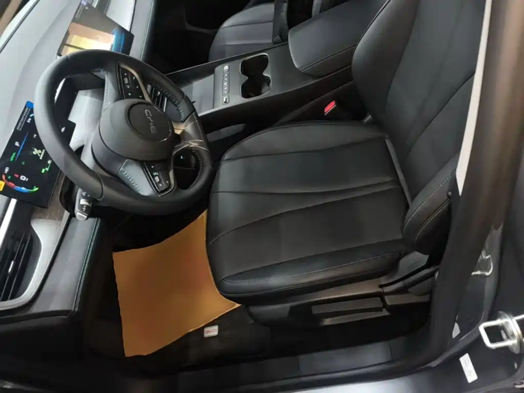 BYD Seal 05 DM-i — фото 15