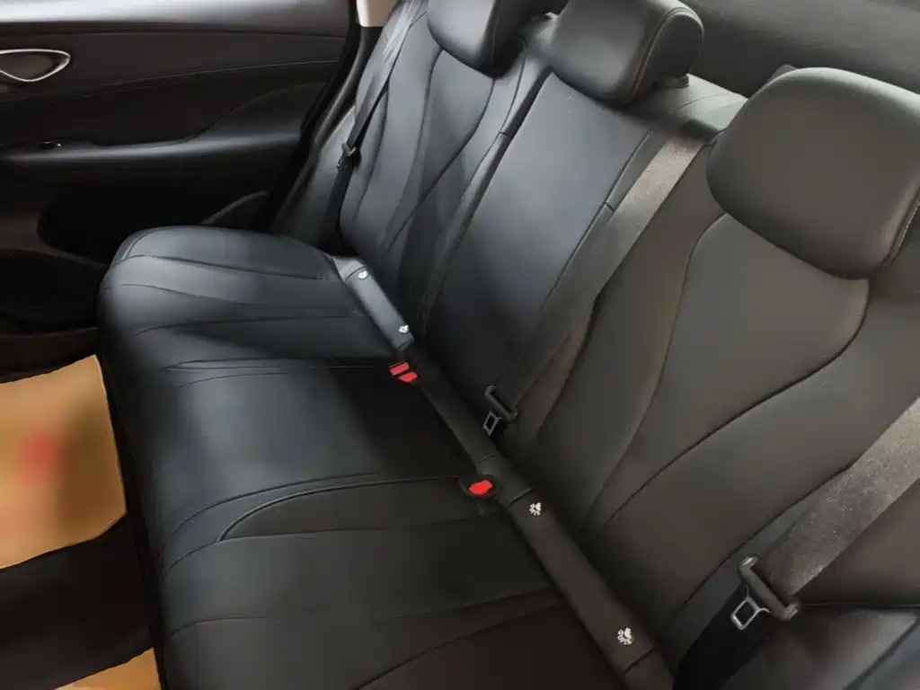 BYD Seal 05 DM-i — фото 17