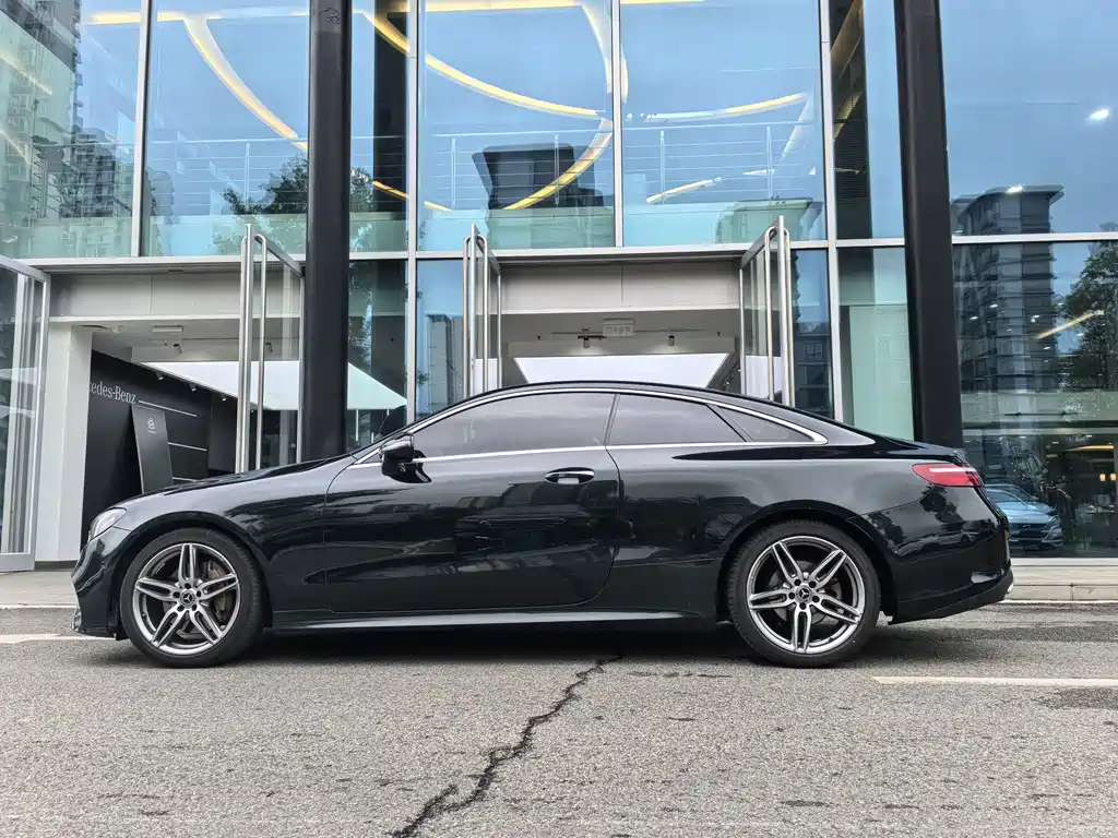 Mercedes-Benz E-Class (Import) — фото 3