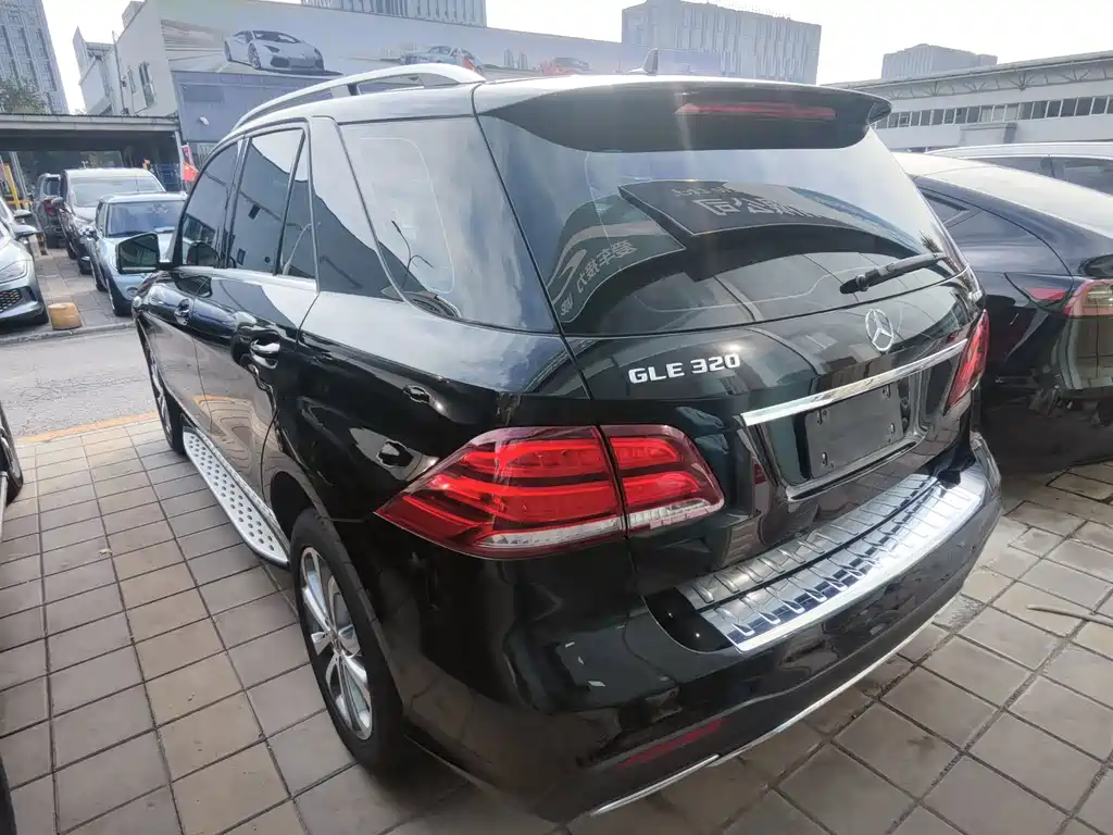 Mercedes-Benz GLE (Import) — фото 13