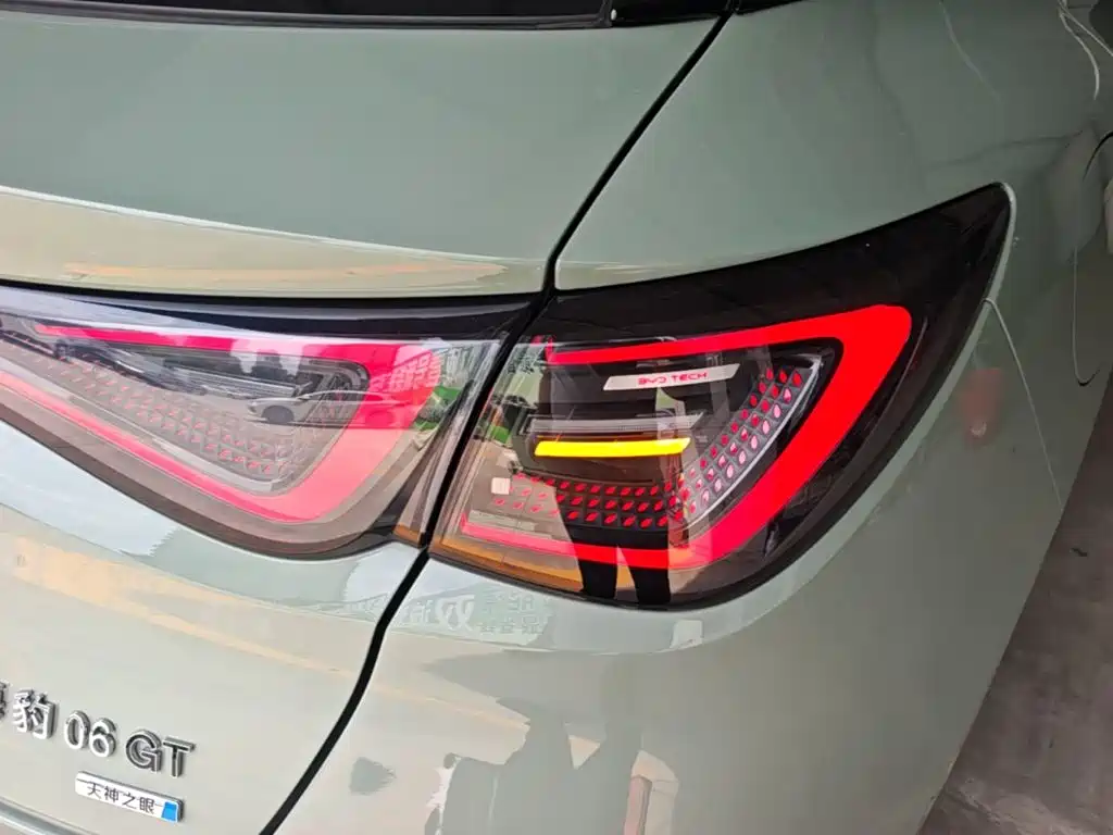 BYD Seal 06GT — фото 8