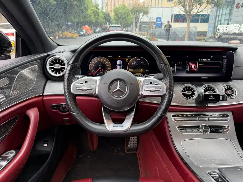 Mercedes-Benz CLS — фото 14
