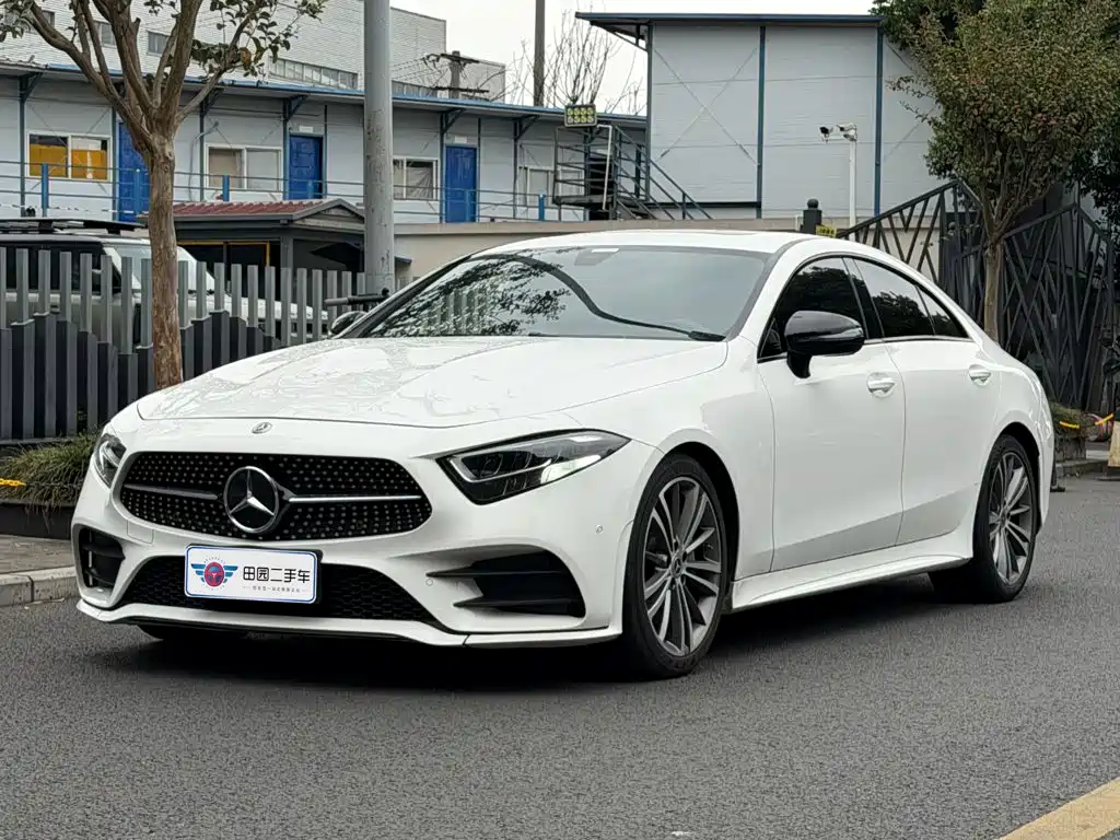 Mercedes-Benz CLS — фото 1