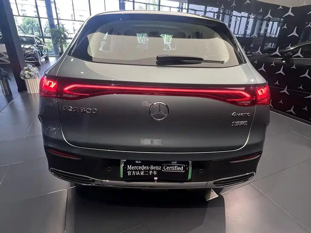 Mercedes-Benz EQE SUV — фото 3