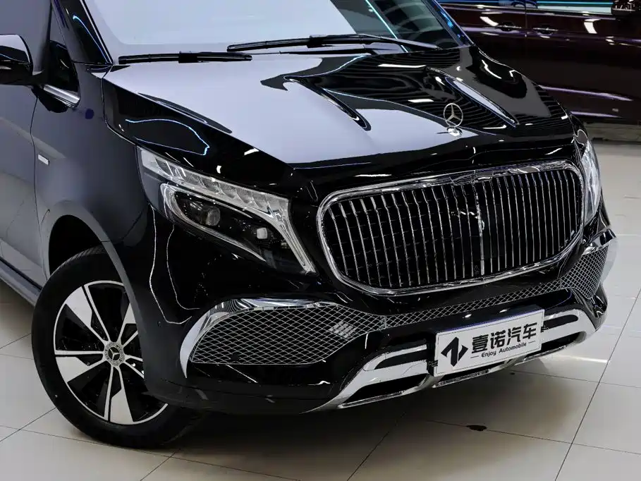 Mercedes-Benz V-Class — фото 11