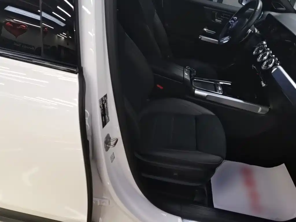 Mercedes-Benz GLB AMG — фото 24