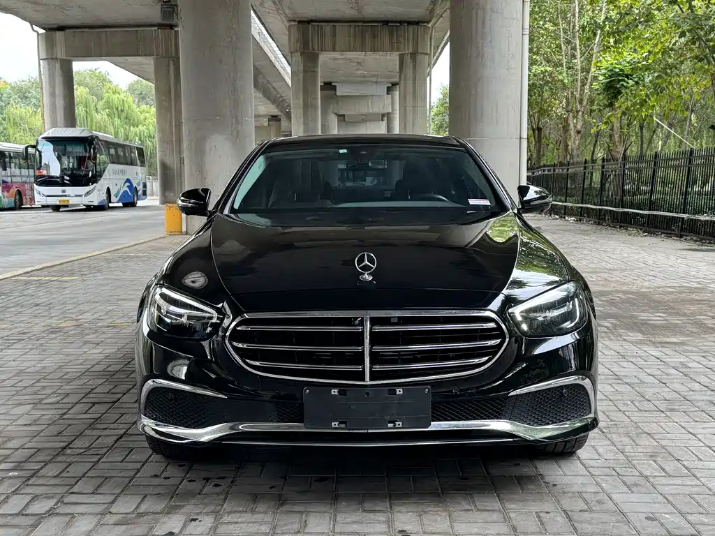 Mercedes-Benz E-Class — фото 3