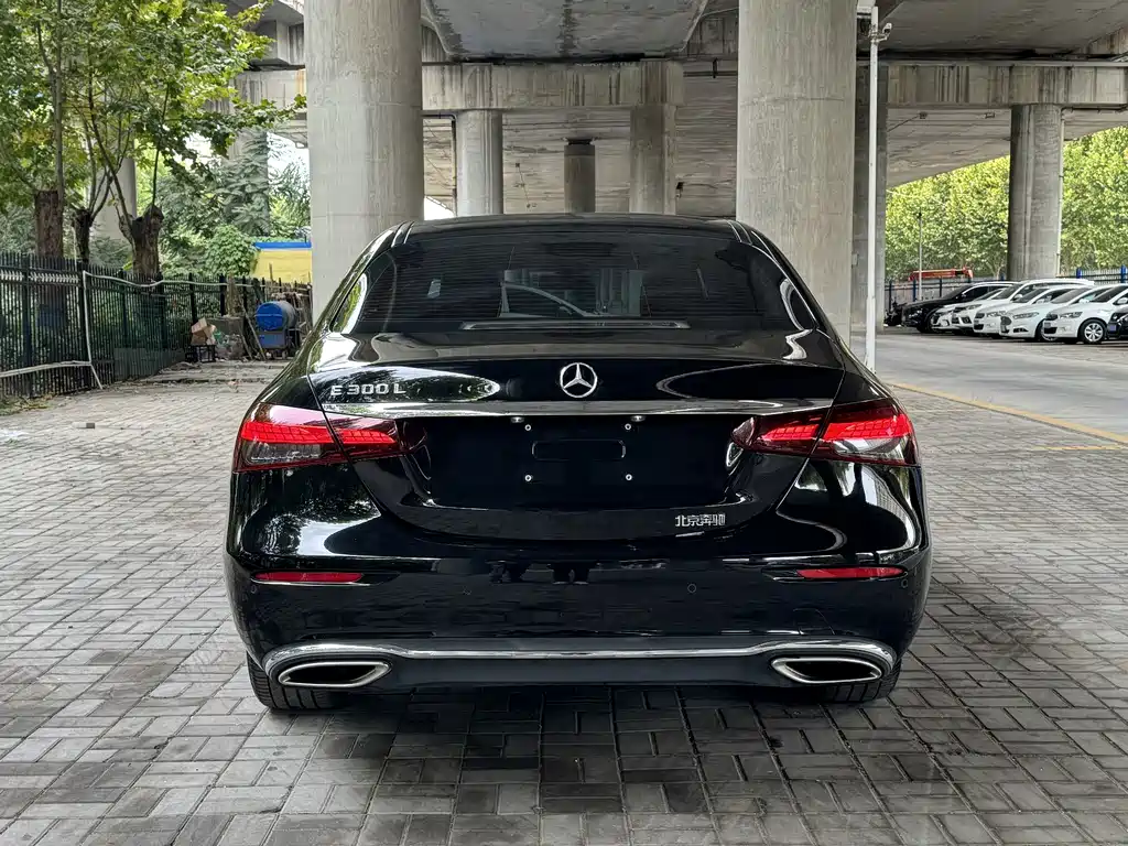 Mercedes-Benz E-Class — фото 6