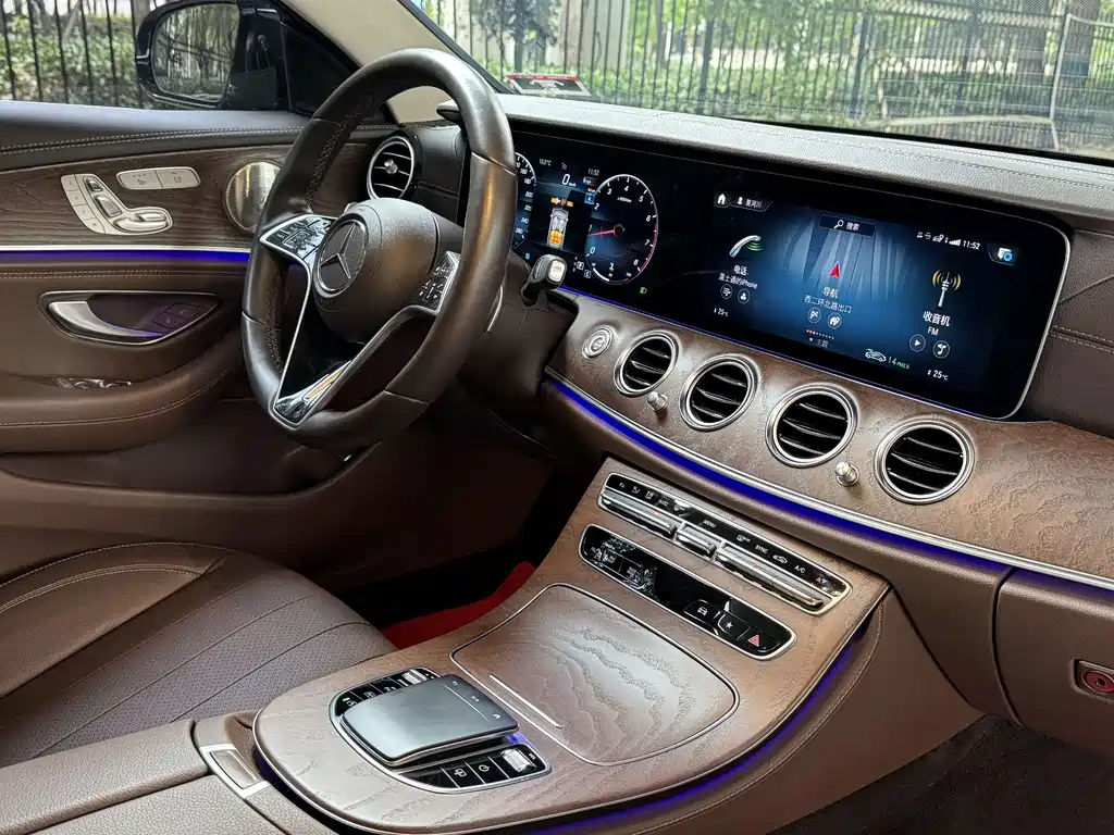 Mercedes-Benz E-Class — фото 10