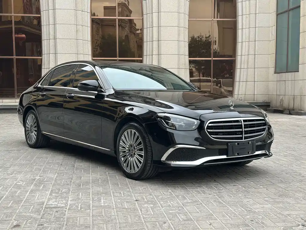 Mercedes-Benz E-Class — фото 3