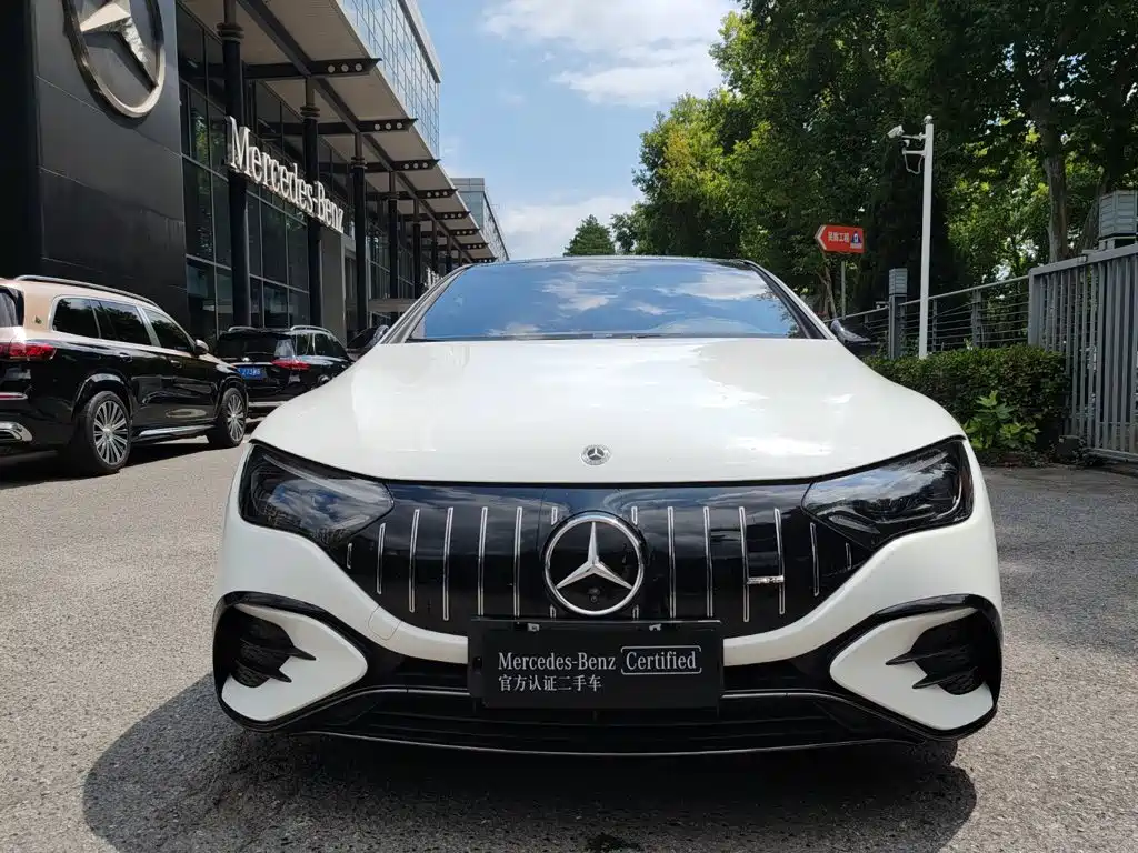 Mercedes-Benz EQE AMG — фото 2